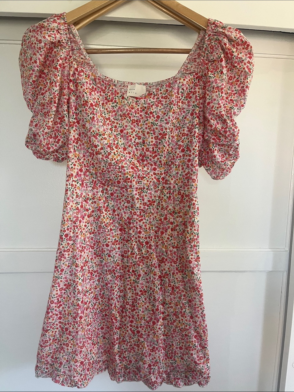 Woman’s floral puff sleeve dress